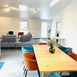 Spacious 3 Bedroom Escape In *