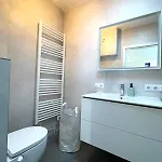 Spacious 3 Bedroom Escape In Apartment
