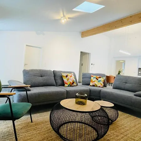 Apartment Spacious 3 Bedroom Escape In