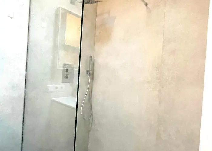 Apartment Spacious 3 Bedroom Escape In *